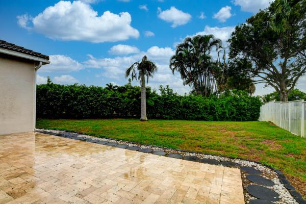 La Gorce Village, 5830 La Gorce Cir, Lake Worth, Florida 33463, image 1