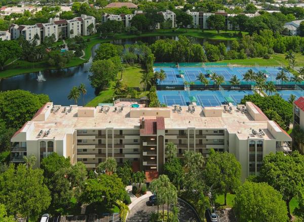 Lavers Resort & Racquet Club, 955 Egret Cir 309, Delray Beach, Florida 33444, image 1