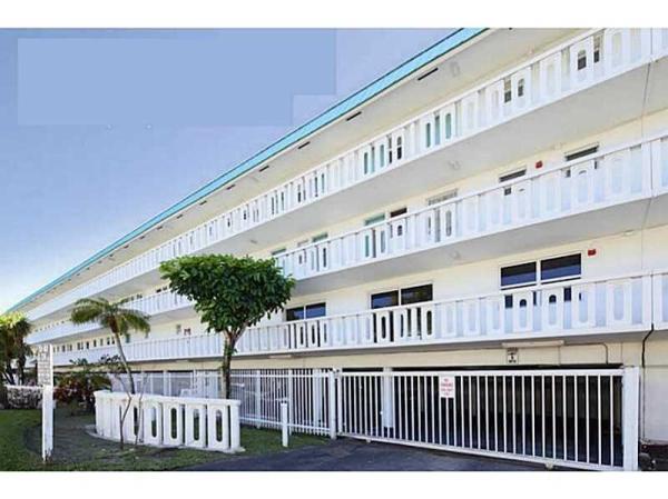 Riviera, 1000 NE 191st St #14, Ojus, Florida 33179, image 1