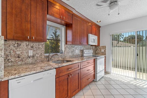 Greenleaf At Whisper Walk, 18911 Schooner Dr, Boca Raton, Florida 33496, image 3