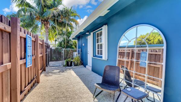 Central Oakland Park, 925 NE 40th St, Oakland Park, Florida 33334, image 1