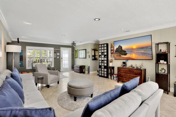 Middle River Estates, 1708 Coral Gardens Dr, Wilton Manors, Florida 33334, image 2