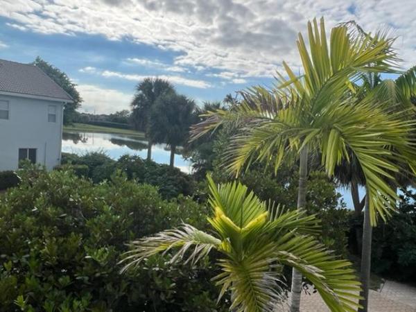 Thousand Oaks, 3115 Laurel Ridge Cir, Riviera Beach, Florida 33404, image 2