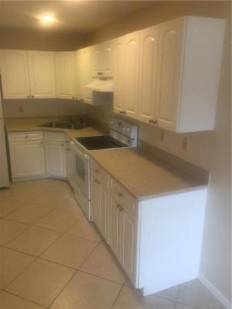 Southern Courtyard, 2014 S 10th St #C, Fort Pierce, Florida 34950, image 2
