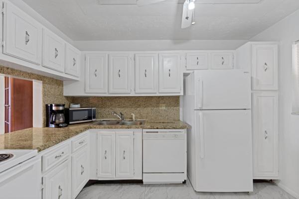 Golden Lakes Village, 170 Lake Carol Dr, West Palm Beach, Florida 33411, image 2