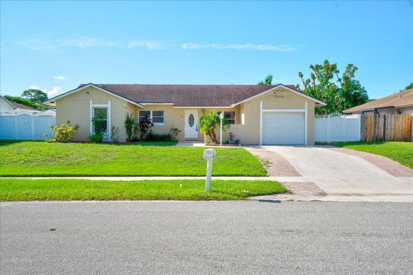 Greenbrier, 4388 Mediterranean Rd, Lake Worth, Florida 33461, image 2