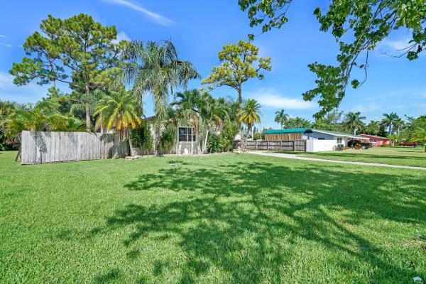 Florida Gardens, 86 Cleveland Rd, Lake Worth, Florida 33467, image 1