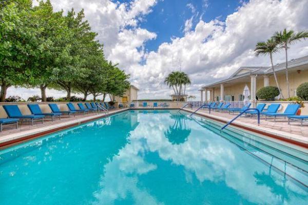Marina Grande Club & Residences, 2650 Lake Shore Dr #2604, Riviera Beach, Florida 33404, image 2