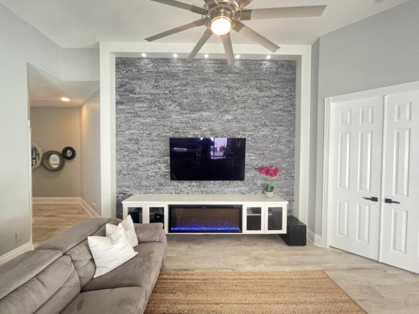 Garden Oaks, 8487 E Garden Oaks Cir, Palm Beach Gardens, Florida 33410, image 1