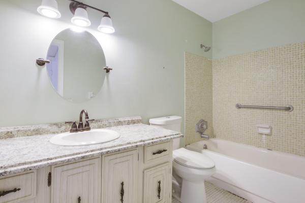 Snug Harbor Gardens, 640 Snug Harbor Dr #F6, Boynton Beach, Florida 33435, image 2