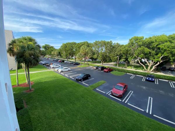 Sherwood Square, 1100 NW 87th Ave #307, Coral Springs, Florida 33071, image 1