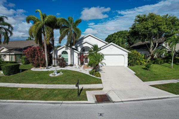 Meadowland Cove Of Wellington, 12748 Meadowbreeze Dr, Wellington, Florida 33414, image 2