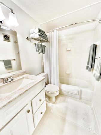 Hampshire Gardens, 2420 S Federal Hwy #0140, Boynton Beach, Florida 33435, image 2