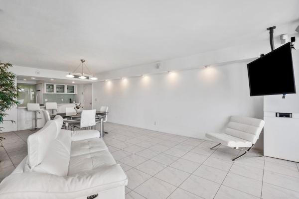 Jefferson Tower, 2425 Presidential Way #2003, West Palm Beach, Florida 33401, image 2