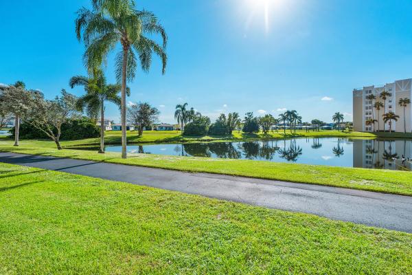 Huntington Lakes 5, 7270 Ashford Pl #404, Delray Beach, Florida 33446, image 1