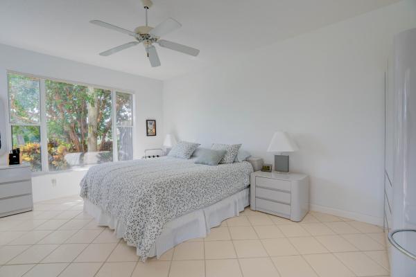 Eagleton Cove, 424 Eagleton Cove Way, Palm Beach Gardens, Florida 33418, image 2