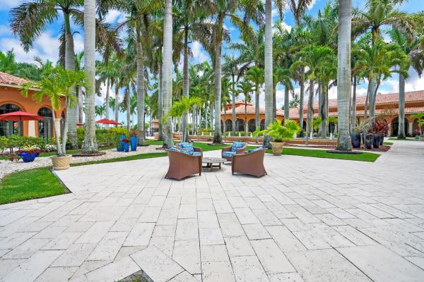 Buena Vida, 9329 Via Grande W, Wellington, Florida 33411, image 3