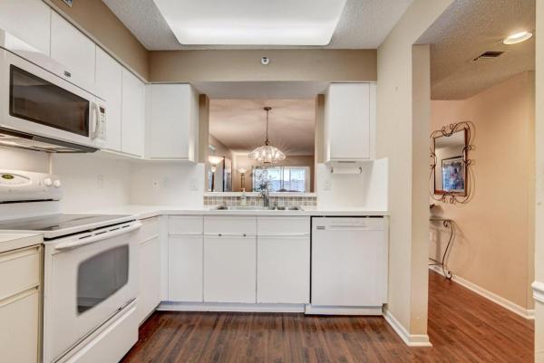 Huntington Pointe, 14096 Huntington Pointe Dr #202, Delray Beach, Florida 33484, image 2