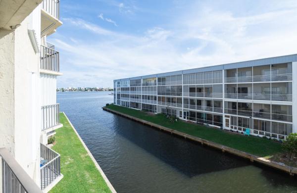 Hidden Harbour Of The Palm Beaches, 896 N Federal Hwy #327, Lantana, Florida 33462, image 2