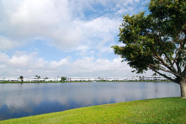 Palm Beach Leisureville, 115 SW 18th St, Boynton Beach, Florida 33426, image 1