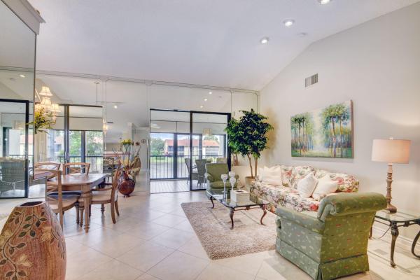 Palm Chase Lakes, 10215 N Circle Lake Dr #201, Boynton Beach, Florida 33437, image 2