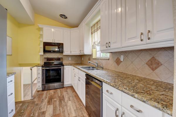 Lake Osborne Estates, 1326 Ontario Dr, Lake Worth, Florida 33461, image 2