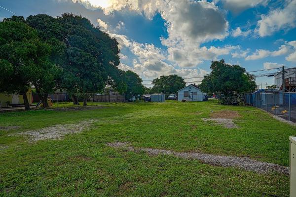 Kenwood, 4468 Clinton Blvd, Lake Worth Beach, Florida 33461, image 2