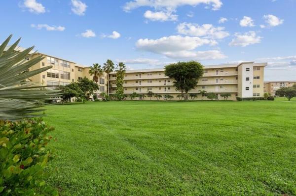 Village Royale Greenbriar, 2515 NE 1st Ct #208, Boynton Beach, Florida 33435, image 1
