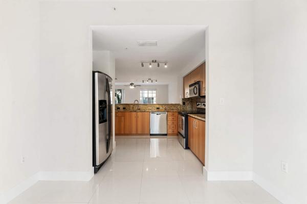Pineapple Grove Village, 240 NE 2nd St #6-D, Delray Beach, Florida 33444, image 2