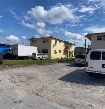 Raders, 693 SW 5th St, Belle Glade, Florida 33430, image 2