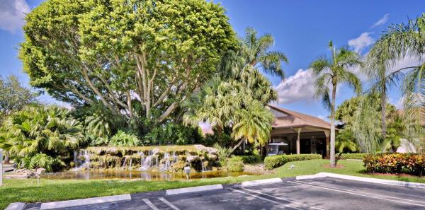 Lakeside Of Banyan Springs, 10188 Mangrove Dr #205, Boynton Beach, Florida 33437, image 2
