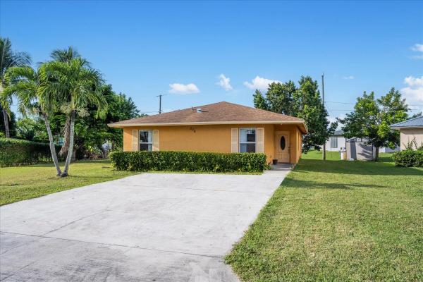Glades Citizens Villas, 509 Boone Ave, Pahokee, Florida 33476, image 1