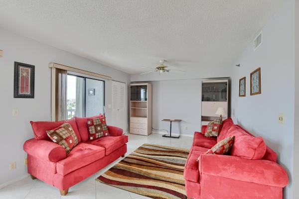 Huntington Towers, 7370 S Oriole Blvd #604, Delray Beach, Florida 33446, image 1