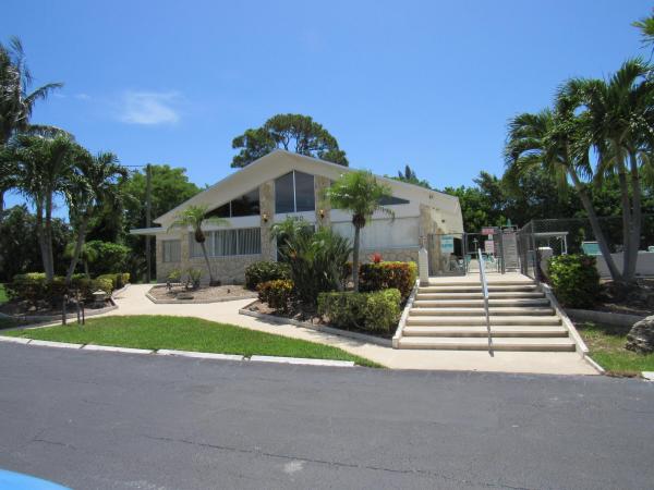 Lakeside Point Gardens, 2004 Lake Osborne Dr #4, Lake Worth Beach, Florida 33461, image 1