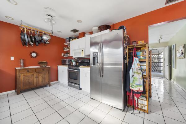 Lake Shore Villas, 513 Virginia Dr, Lake Worth Beach, Florida 33461, image 2