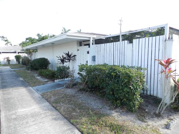 Greenway Village North, 112 West Ct, Royal Palm Beach, Florida 33411, image 2