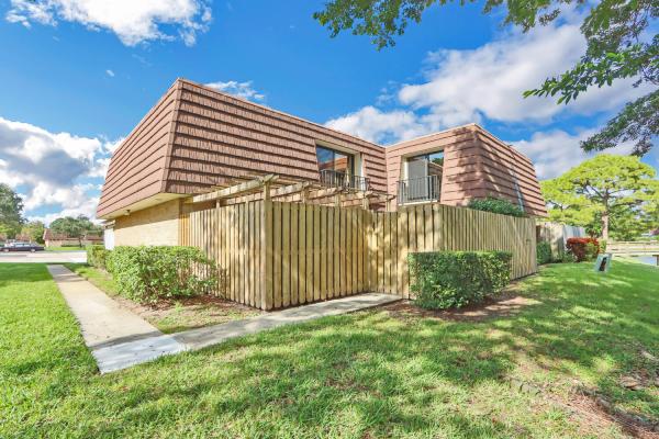 Garden Lakes, 1815 18th Ln, Palm Beach Gardens, Florida 33418, image 2