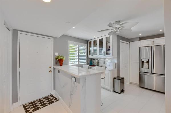 Huntington Towers, 7370 S Oriole Blvd 202, Delray Beach, Florida 33446, image 1