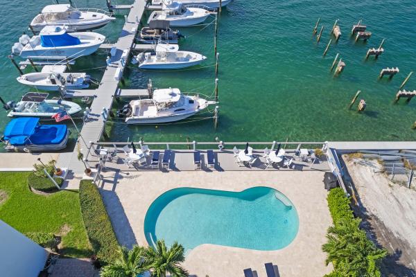 Captains Walk, 220 Lake Dr #307, Palm Beach Shores, Florida 33404, image 1