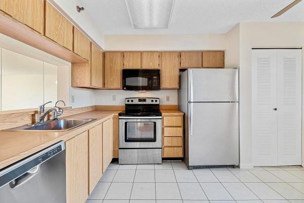 Huntington Lakes 3, 7240 Huntington Ln #203, Delray Beach, Florida 33446, image 1
