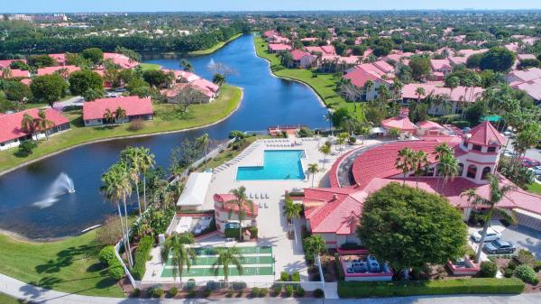 The Lexington Club Villas, 7673 Lexington Club Blvd #A, Delray Beach, Florida 33446, image 2