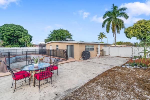 Lake Osborne Estates, 1707 Osborne Cir, Lake Worth, Florida 33461, image 1