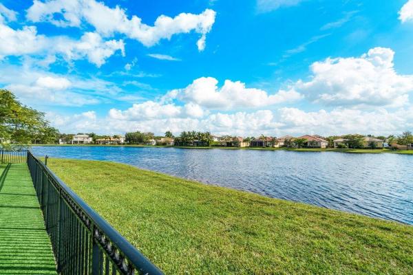 PortoSol, 2540 Vicara Ct, Royal Palm Beach, Florida 33411, image 2