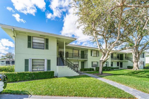 Sabal Ridge, 101 Sabal Ridge Cir #B, Palm Beach, Florida 33418, image 1
