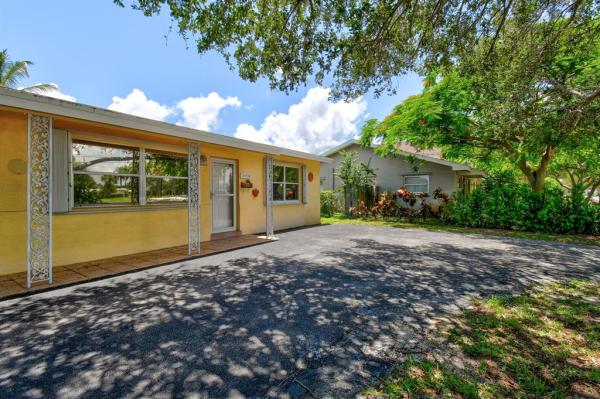 North Palm Beach Village, 824 Prosperity Farms Rd, North Palm Beach, Florida 33408, image 1