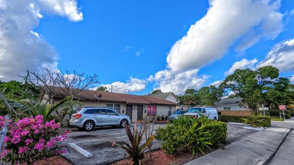 Lake Worth Town, 131 N E St, Lake Worth Beach, Florida 33460, image 1