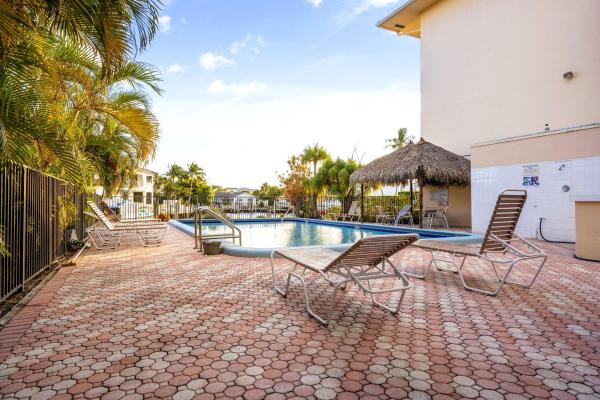 Boca House, 698 NE Spanish River Blvd #0310, Boca Raton, Florida 33431, image 1
