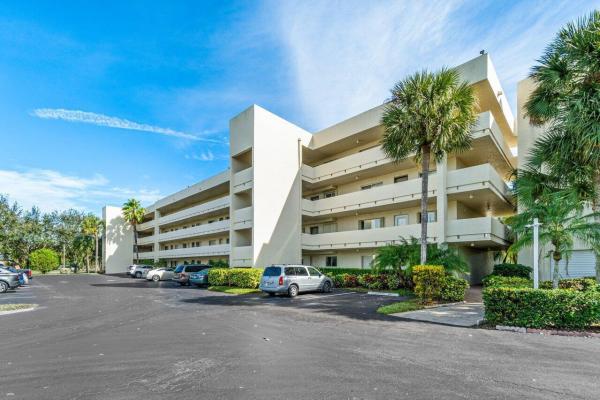 Barrington At Poinciana Place, 3178 Via Poinciana #112, Lake Worth Beach, Florida 33467, image 1