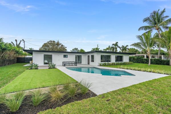 Lake Clarke Isle, 7404 Pine Tree Ln, Lake Clarke Shores, Florida 33406, image 2