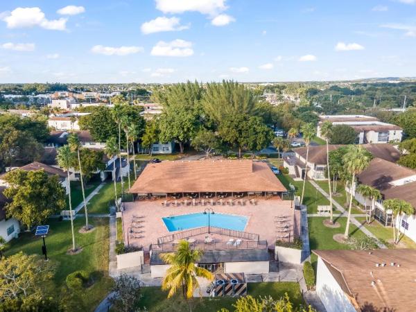 The Laurels At Margate, 132 E Laurel Dr #902, Margate, Florida 33063, image 1